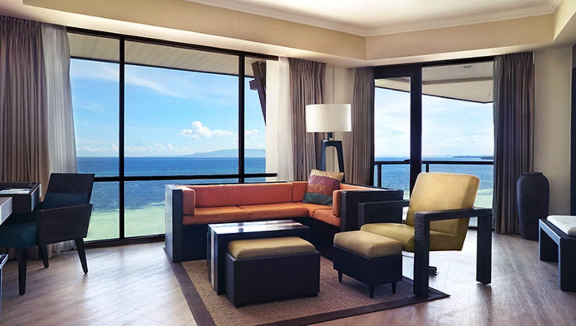 The Bellevue Resort Panglao Exterior photo Living room