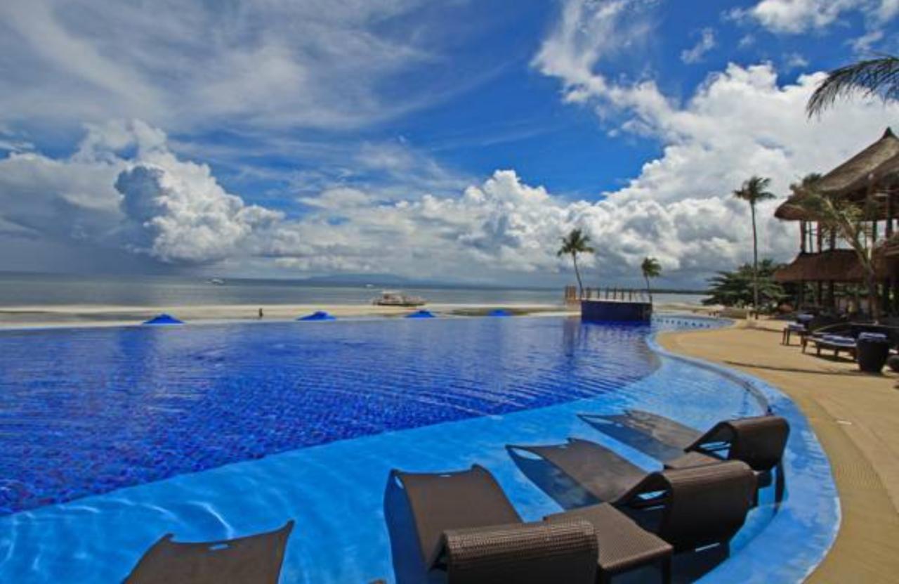 The Bellevue Resort Panglao Exterior photo Infinity pool at the Shangri-La's Tanjung Rhu Resort, Langkawi, Malaysia