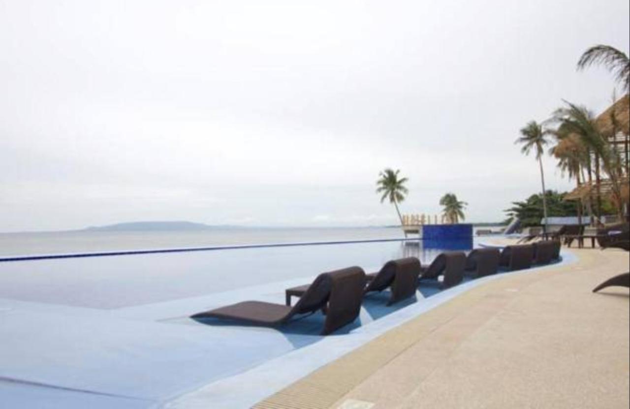 The Bellevue Resort Panglao Exterior photo Infinity pool at the Shangri-La Tanjung Rhu, Malaysia