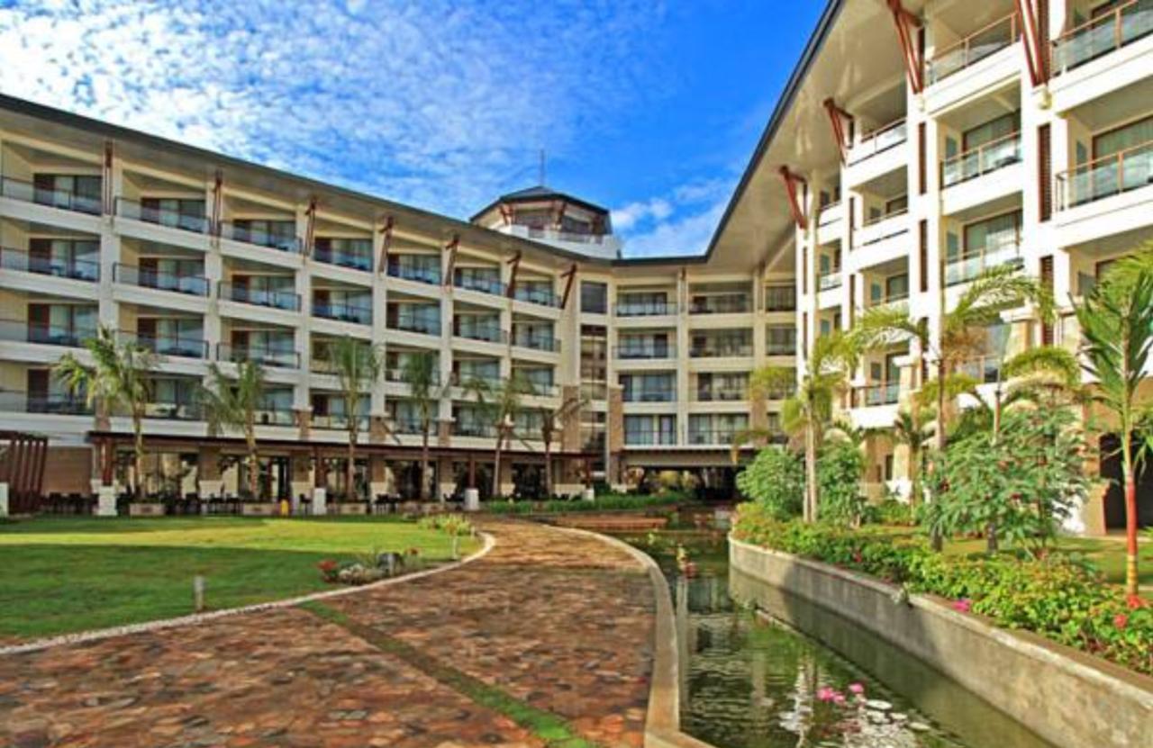 The Bellevue Resort Panglao Exterior photo The hotel's main building