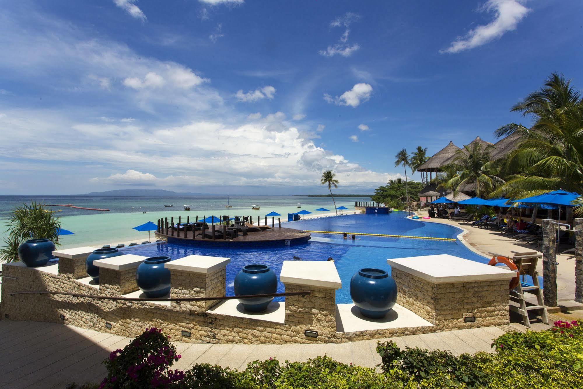 The Bellevue Resort Panglao Exterior photo The pool at the Shangri-La resort